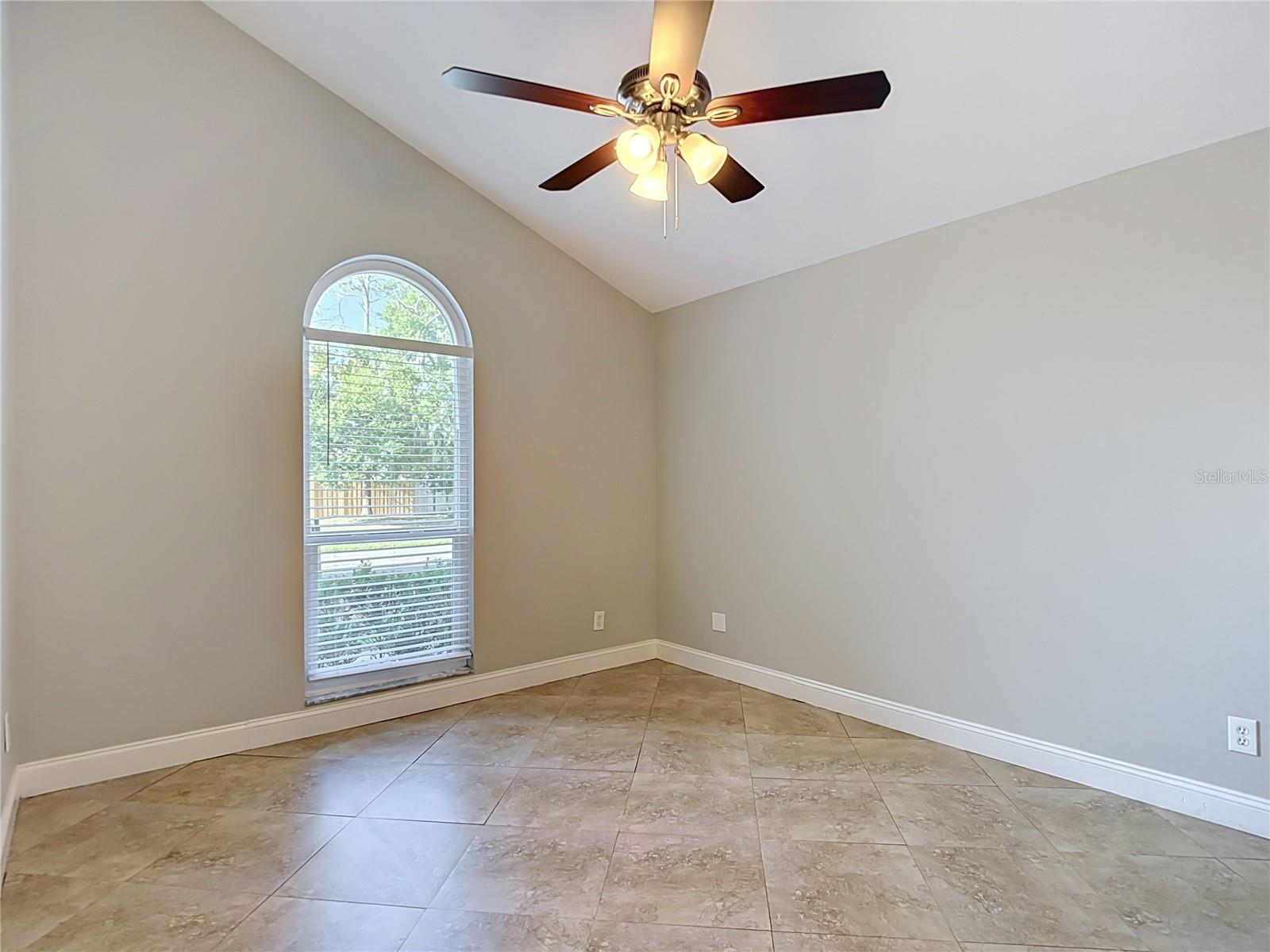 OAKDALE RIVERVIEW ESTATES UN 4 - Residential