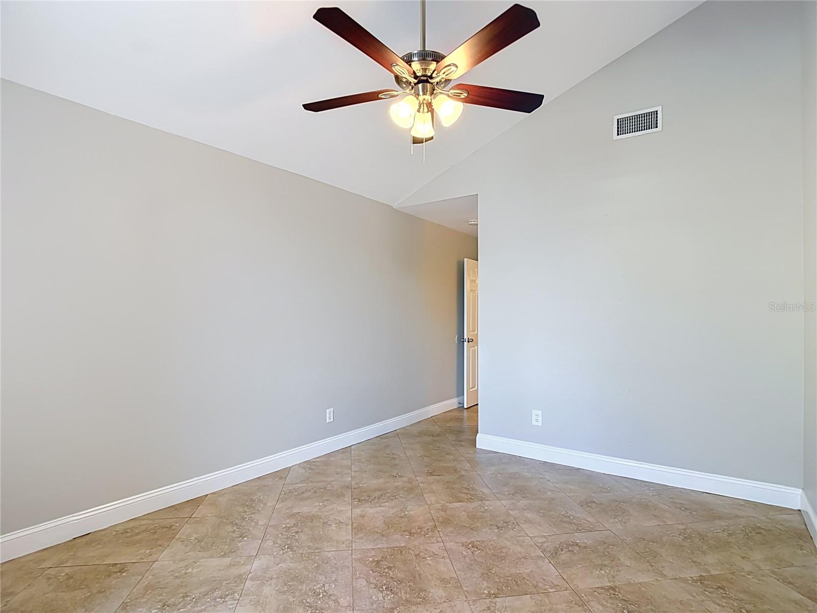OAKDALE RIVERVIEW ESTATES UN 4 - Residential