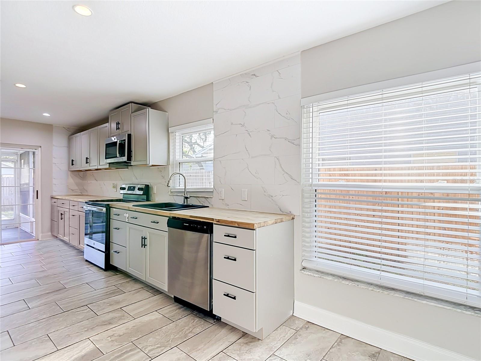 OAKDALE RIVERVIEW ESTATES UN 4 - Residential