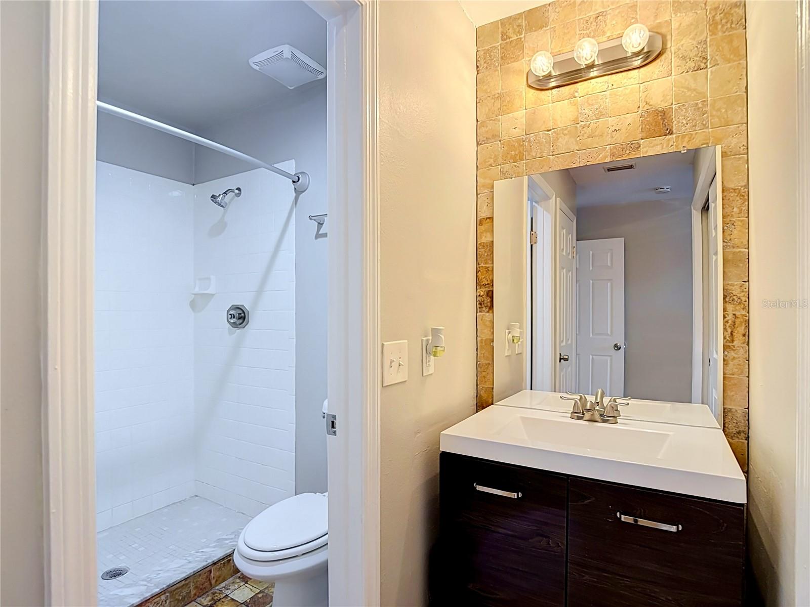 OAKDALE RIVERVIEW ESTATES UN 4 - Residential
