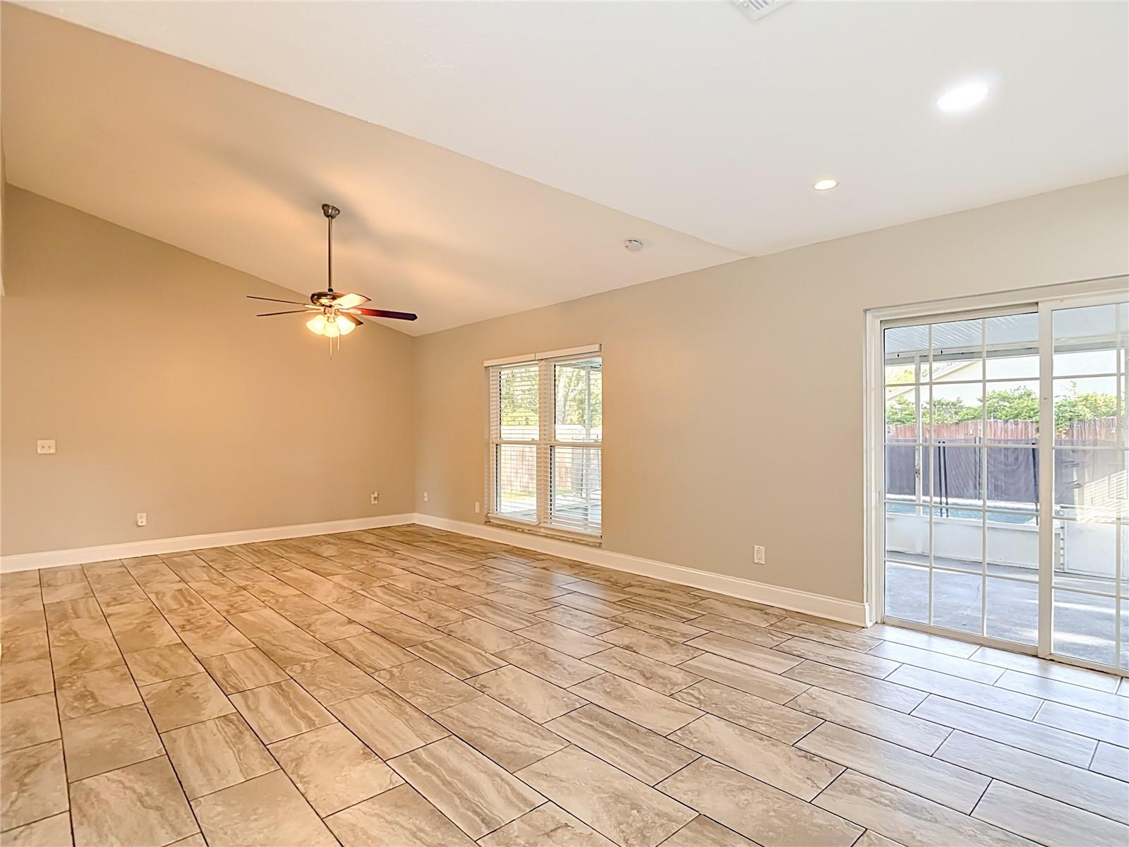 OAKDALE RIVERVIEW ESTATES UN 4 - Residential