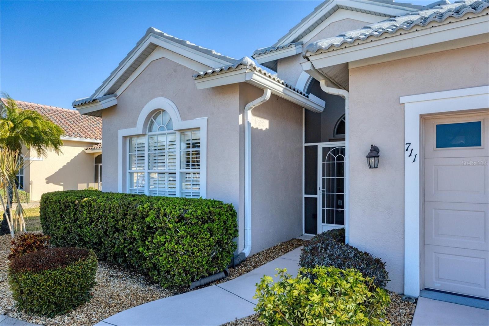 PELICAN POINTE GOLF & COUNTRY CLUB - Residential