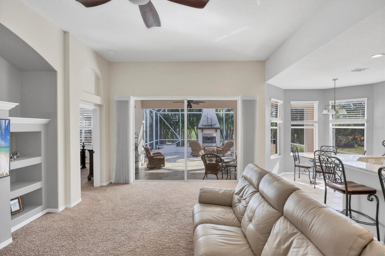 PELICAN POINTE GOLF & COUNTRY CLUB - Residential