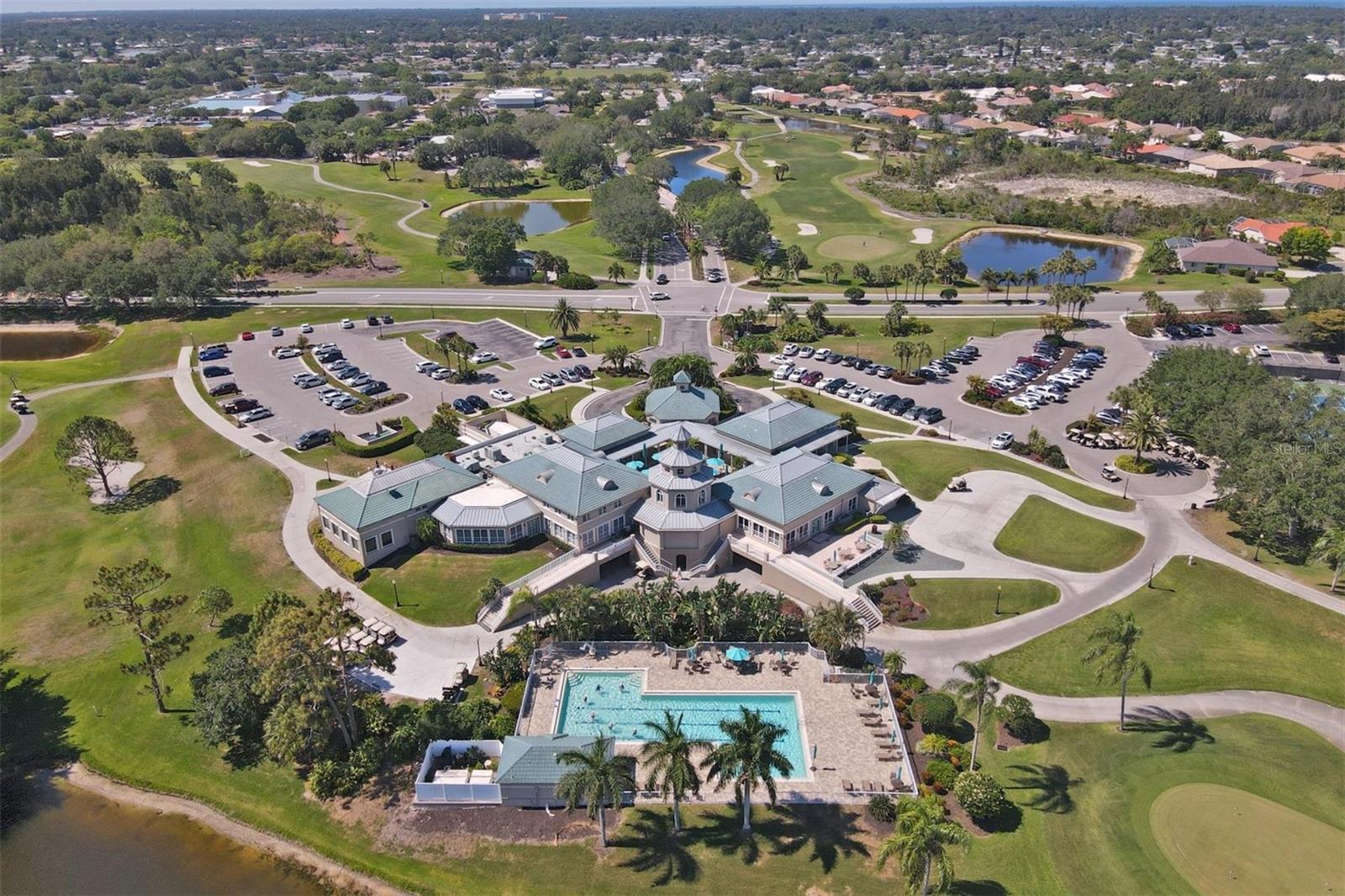 PELICAN POINTE GOLF & COUNTRY CLUB - Residential