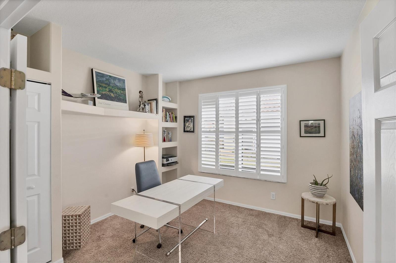 PELICAN POINTE GOLF & COUNTRY CLUB - Residential
