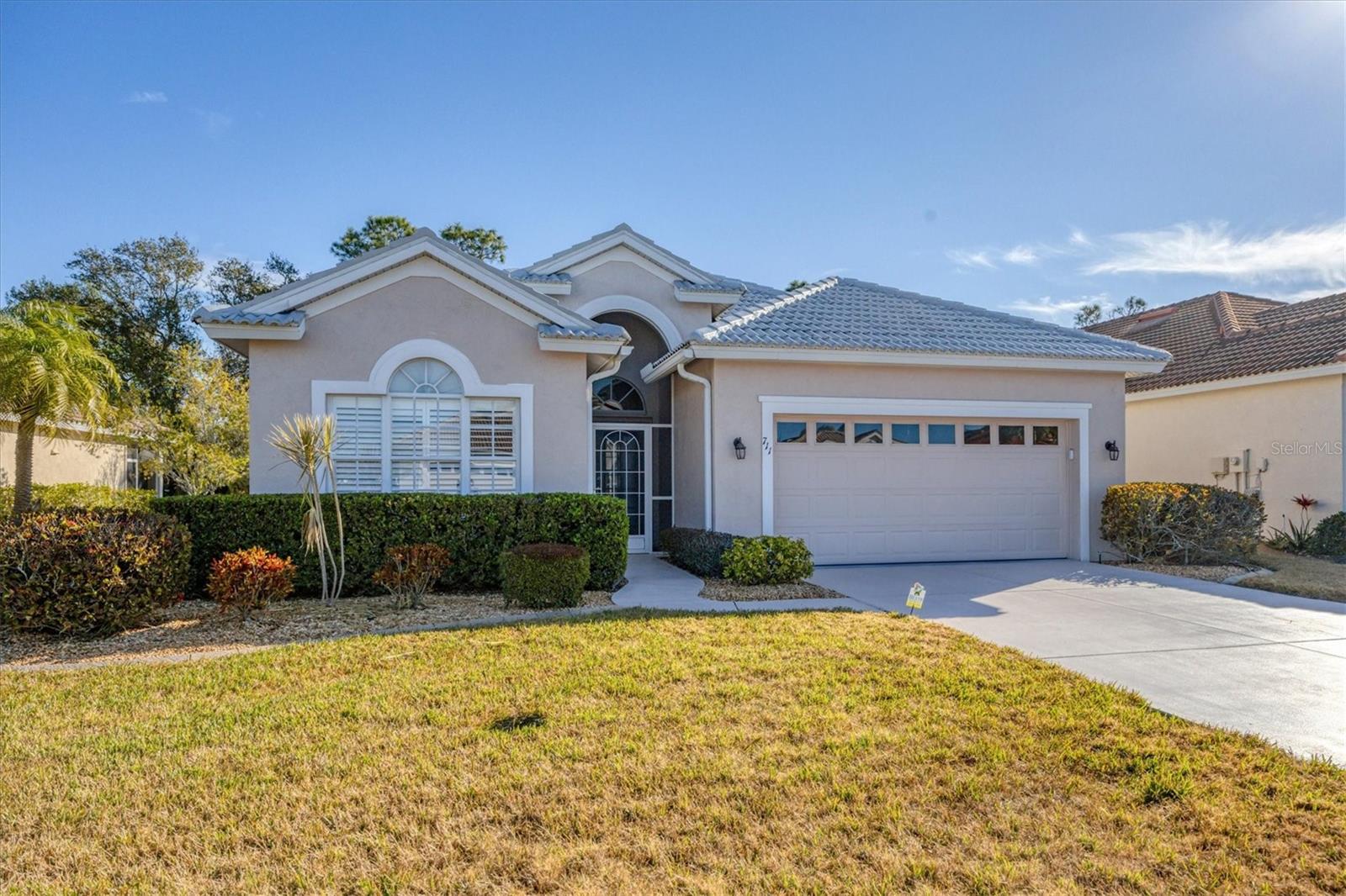 PELICAN POINTE GOLF & COUNTRY CLUB - Residential