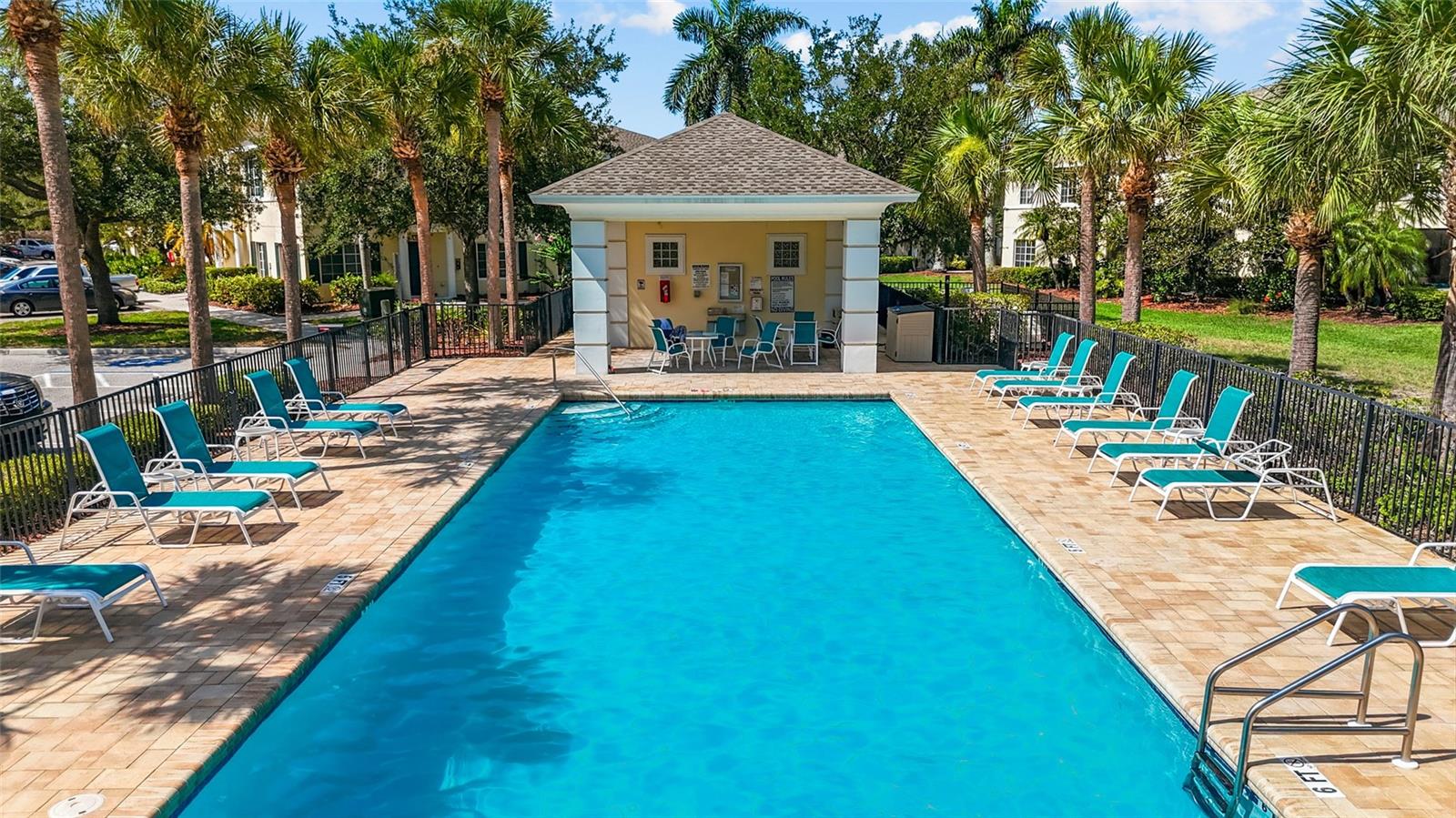 THE TWNHMS AT LIGHTHOUSE COVE VI - Residential