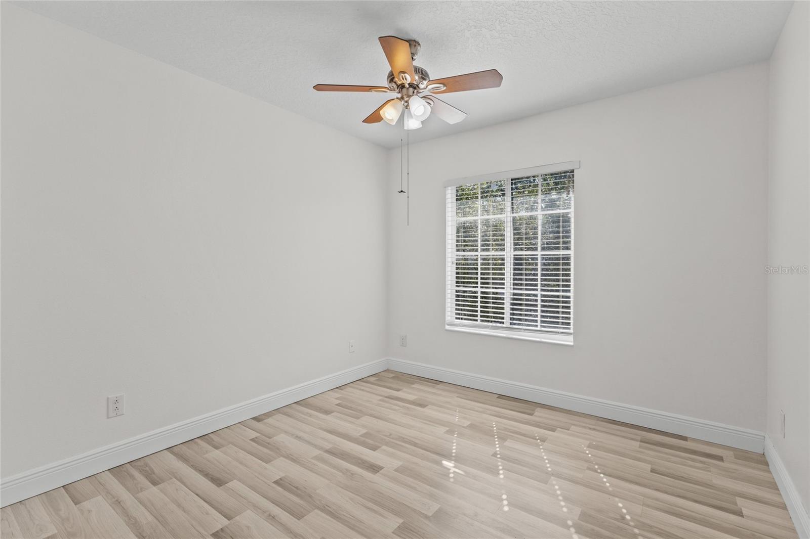 THE TWNHMS AT LIGHTHOUSE COVE VI - Residential