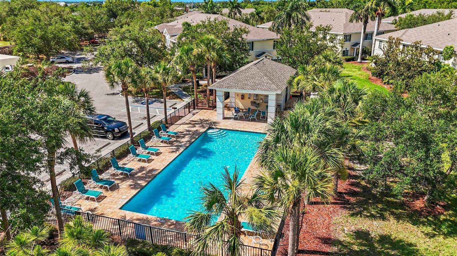 THE TWNHMS AT LIGHTHOUSE COVE VI - Residential
