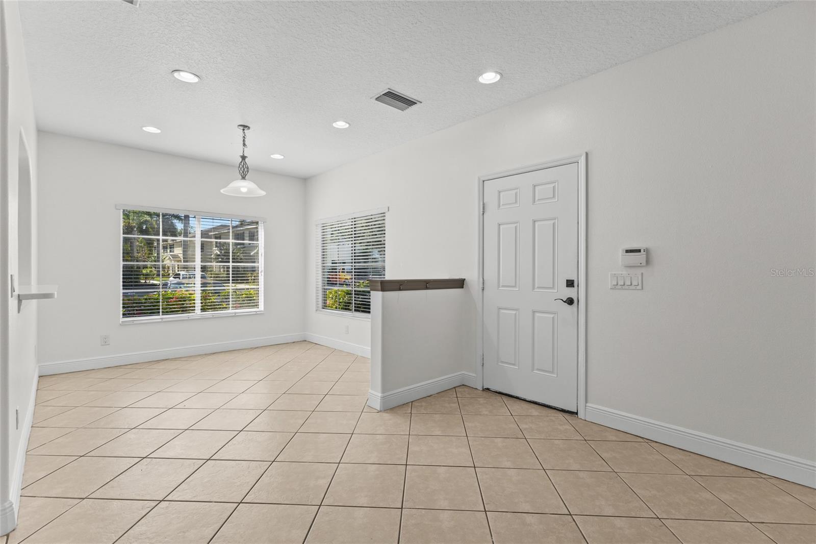 THE TWNHMS AT LIGHTHOUSE COVE VI - Residential