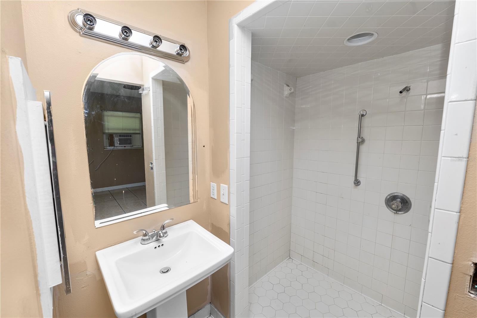 MARIANA GARDEN ESTATES - Residential