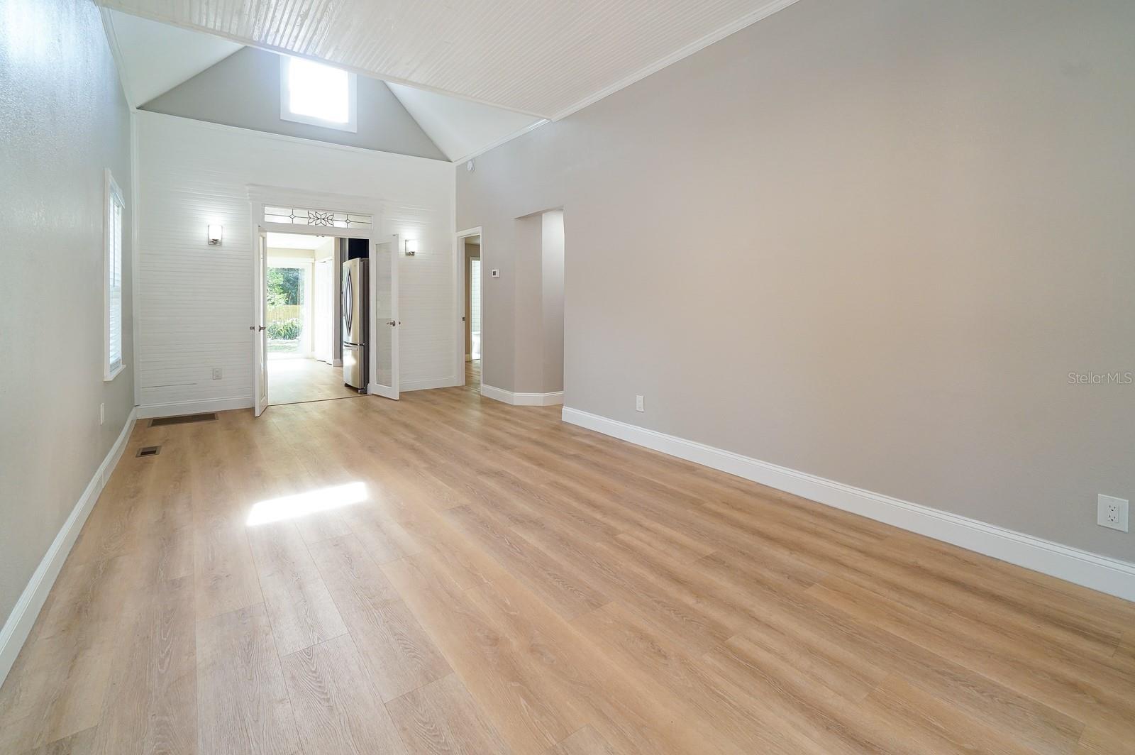 J E GROVES SUB - Residential Lease