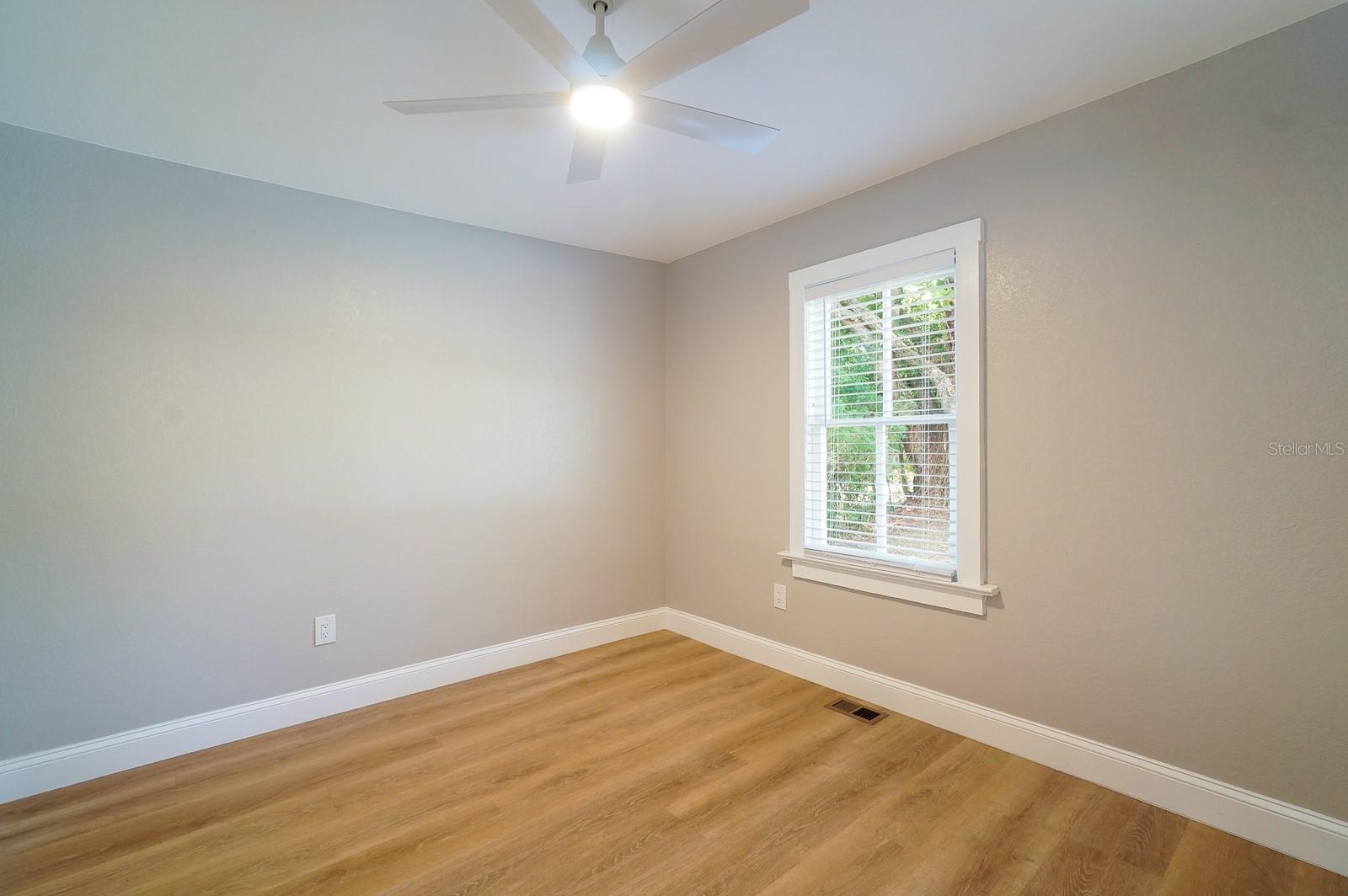 J E GROVES SUB - Residential Lease