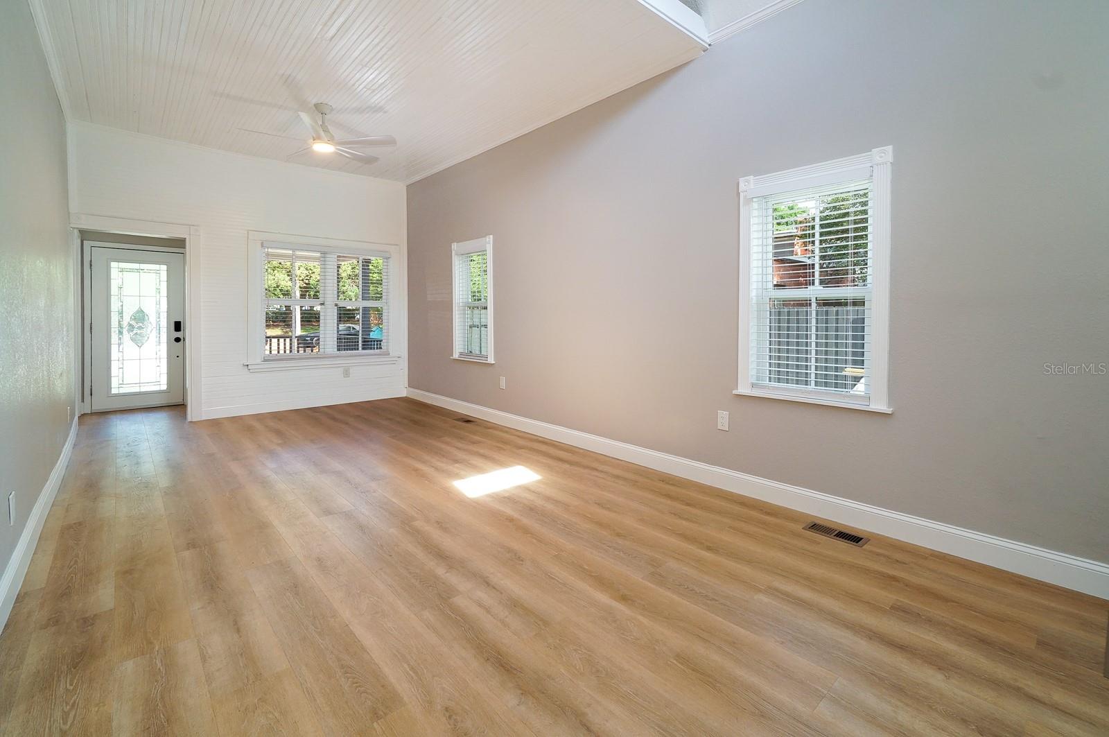 J E GROVES SUB - Residential Lease