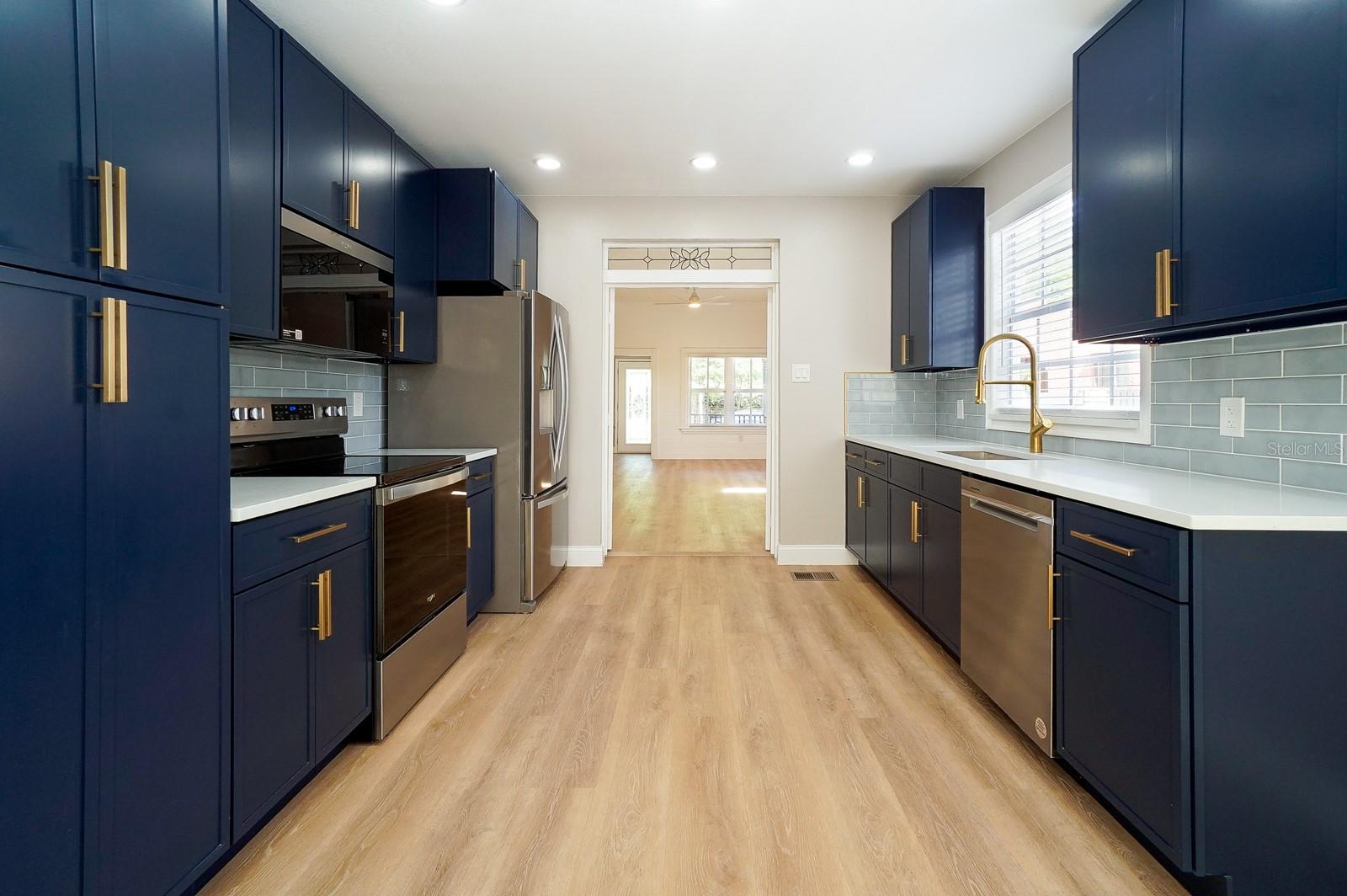 J E GROVES SUB - Residential Lease