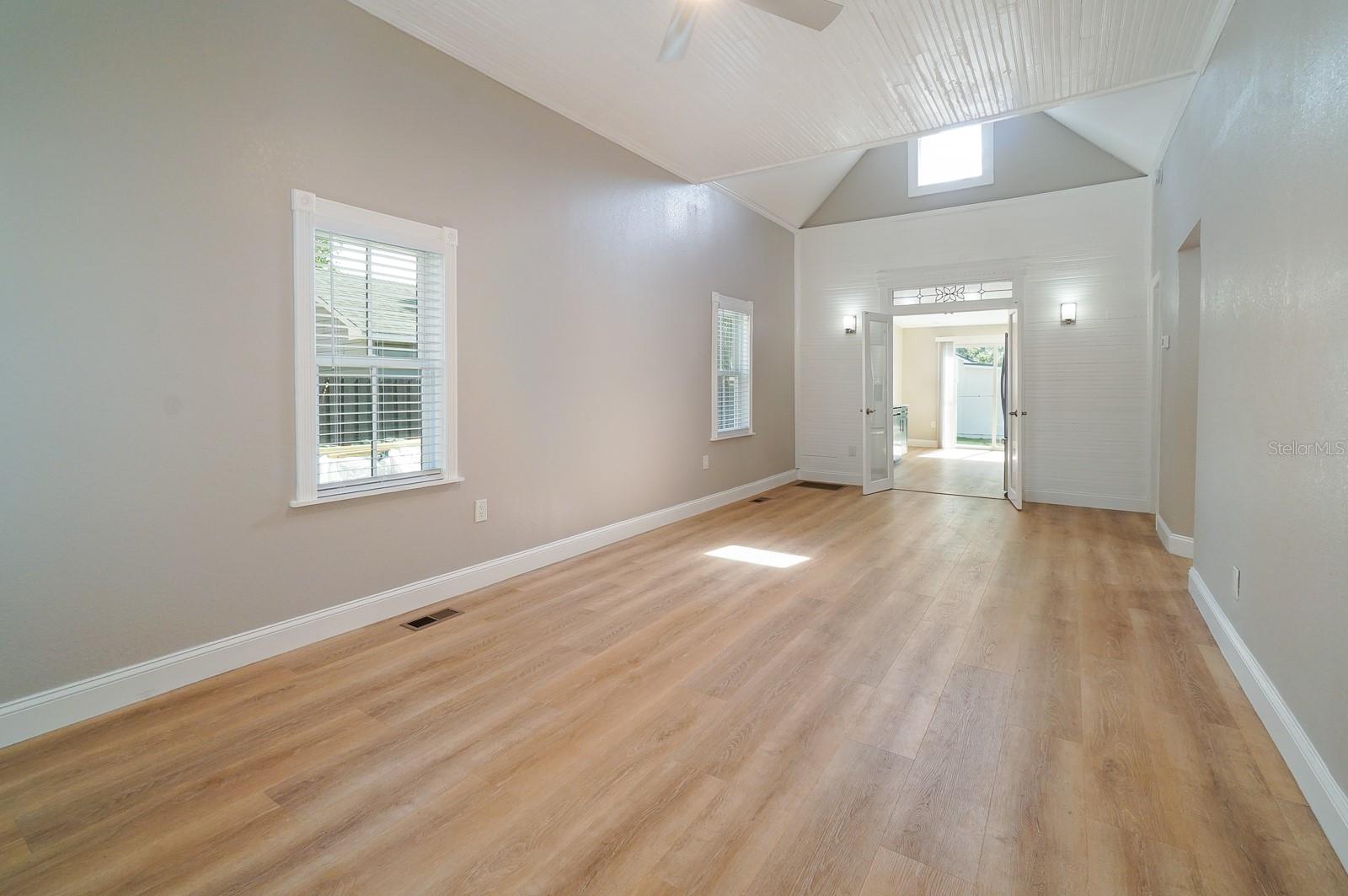 J E GROVES SUB - Residential Lease