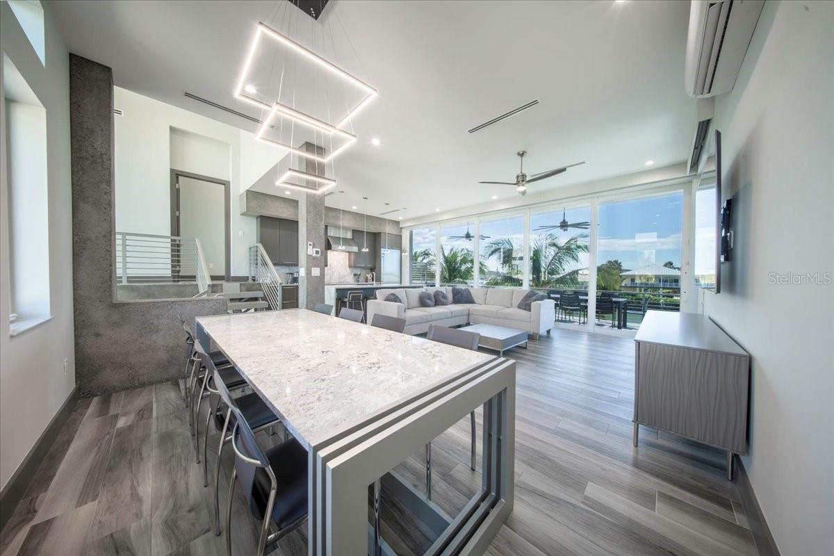 COCO PLUM BEACH - Residential