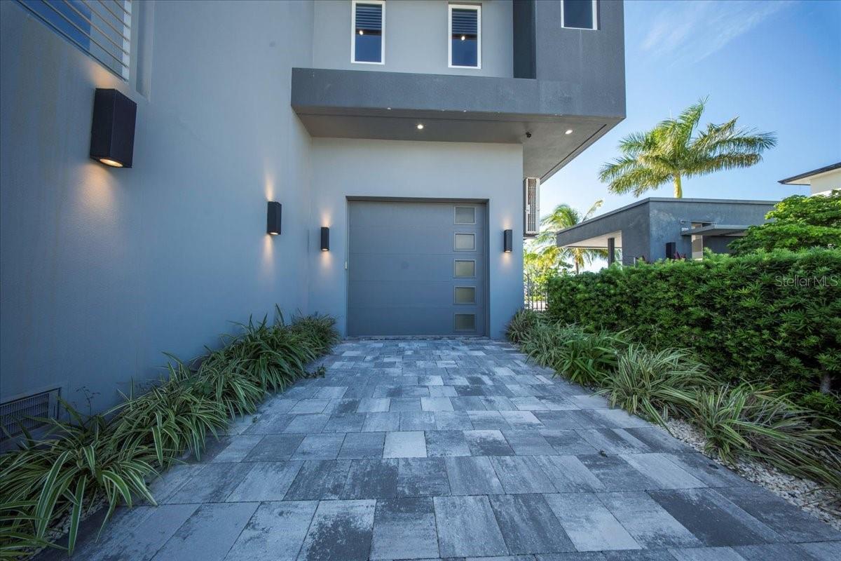 COCO PLUM BEACH - Residential