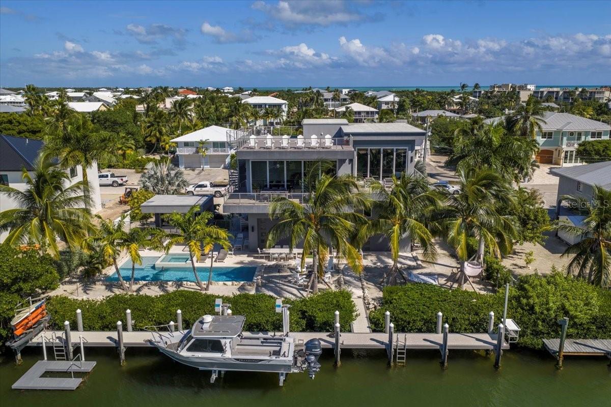 COCO PLUM BEACH - Residential