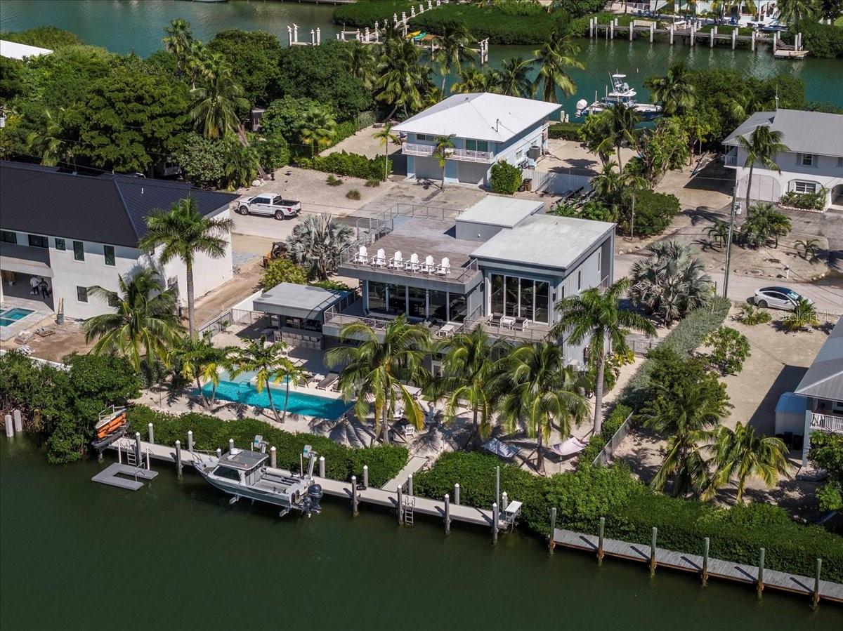 COCO PLUM BEACH - Residential