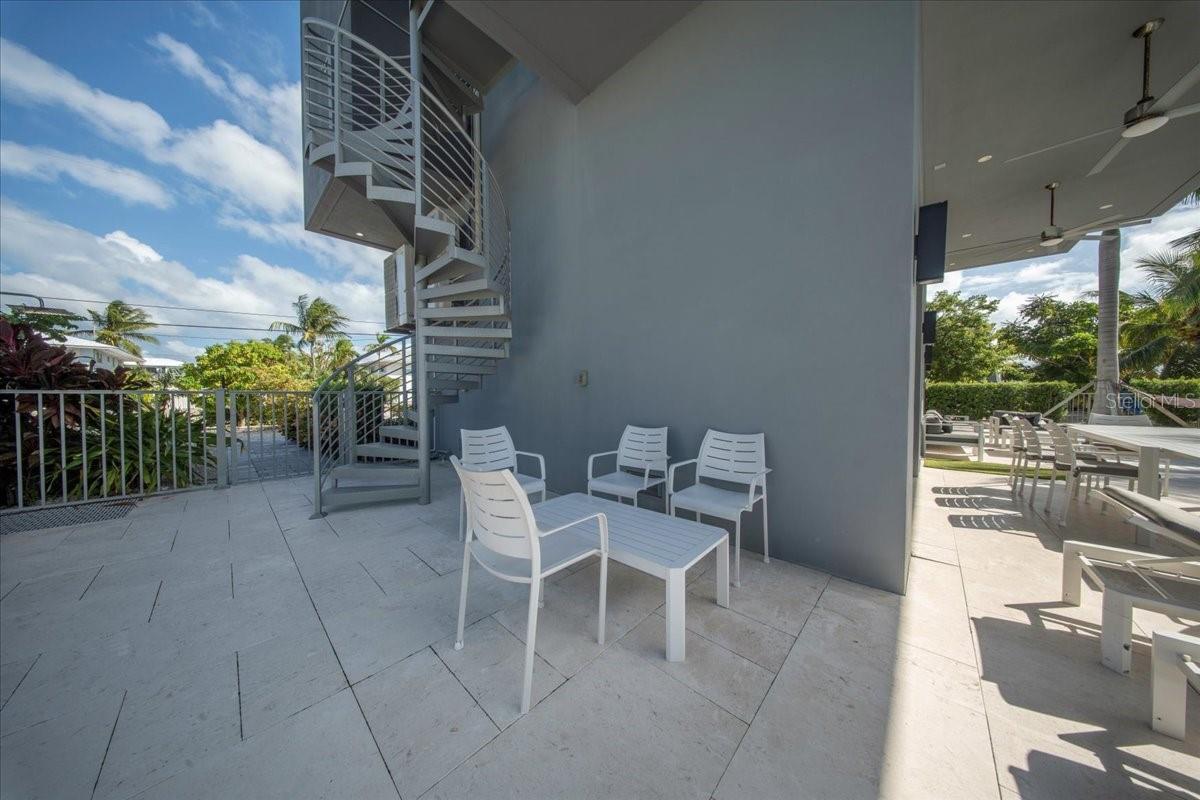 COCO PLUM BEACH - Residential