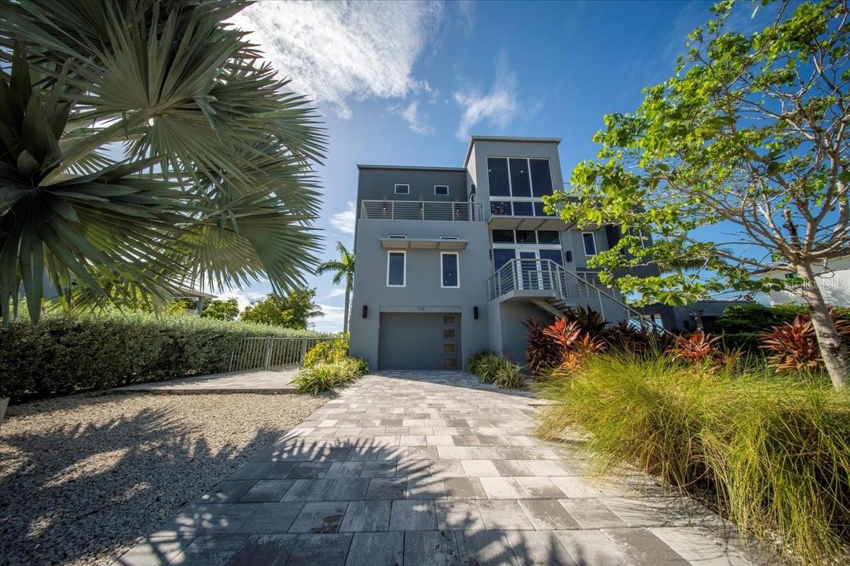 COCO PLUM BEACH - Residential