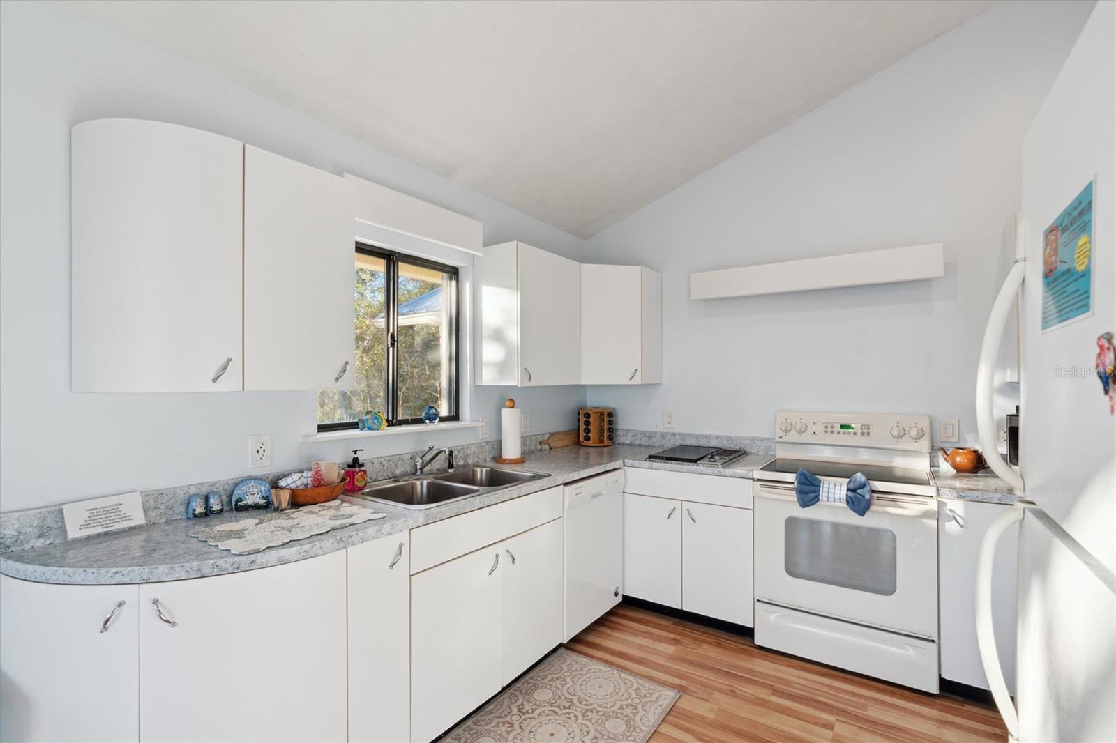 CEDAR KEY SHORES 05 - Residential
