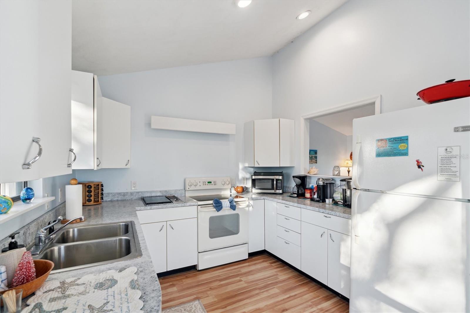 CEDAR KEY SHORES 05 - Residential