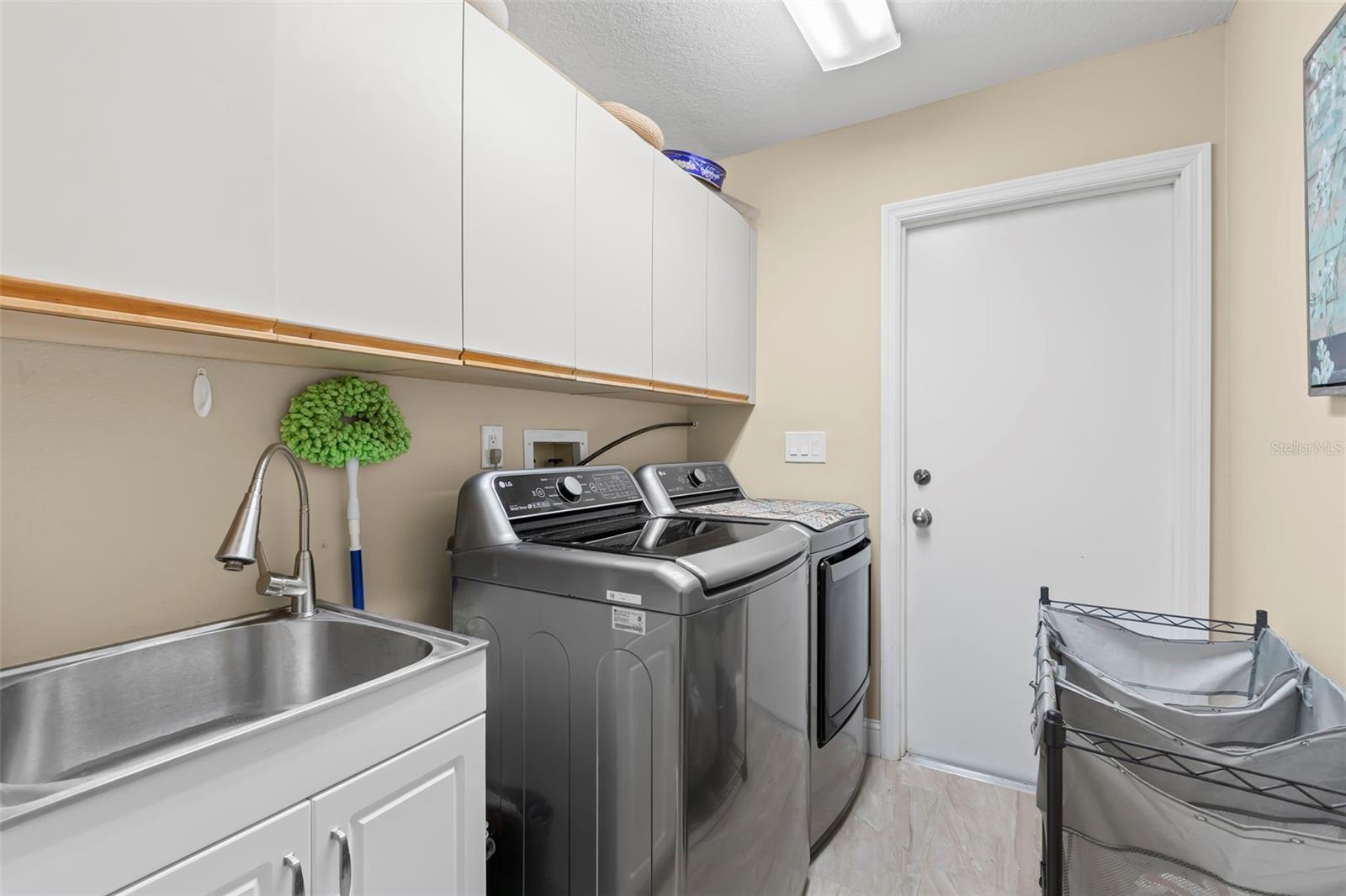 SANCTUARY AT COBBS LANDING THE - Residential