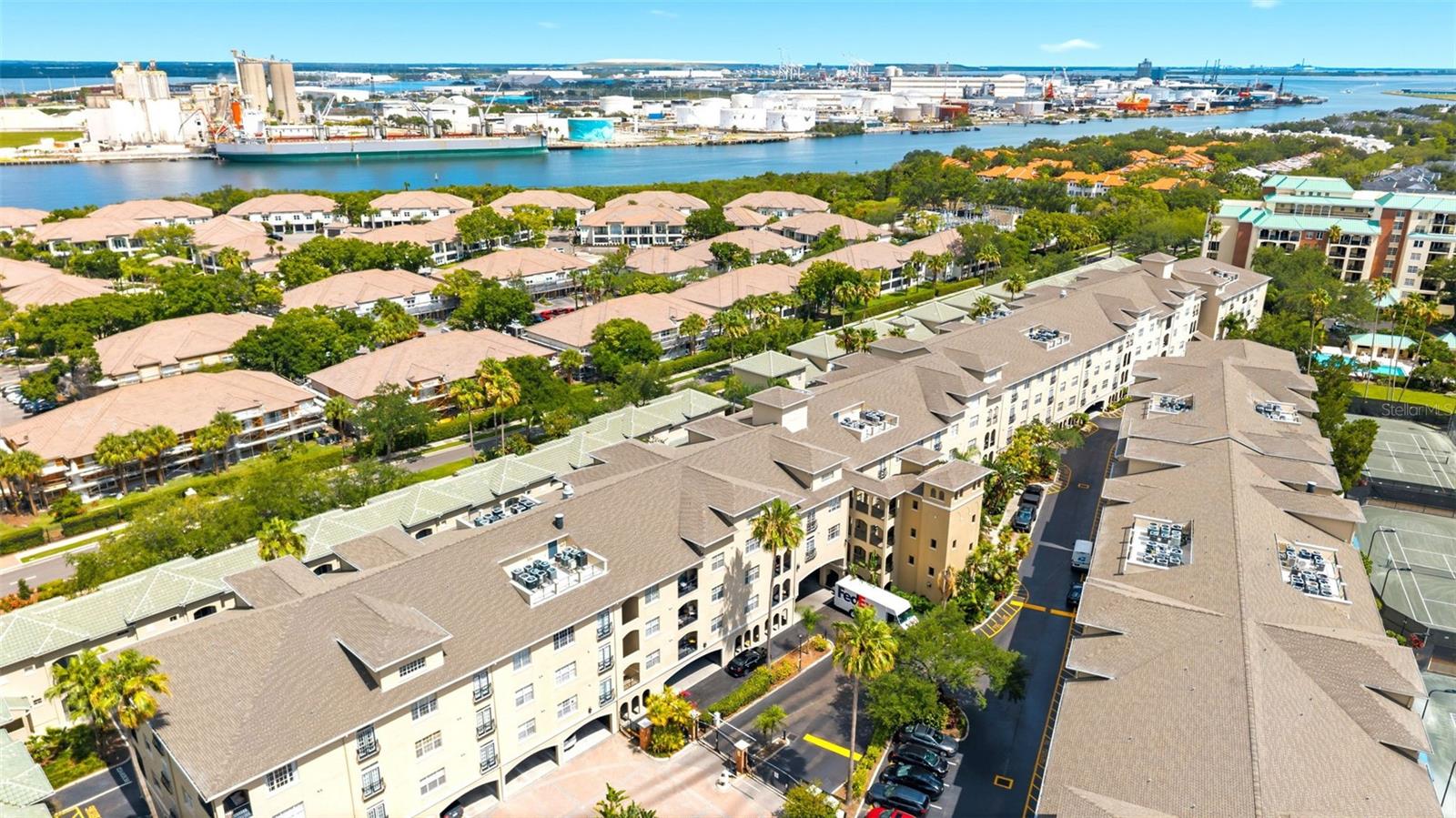 HARBOUR PLACE CITY HOMES A CON - Residential