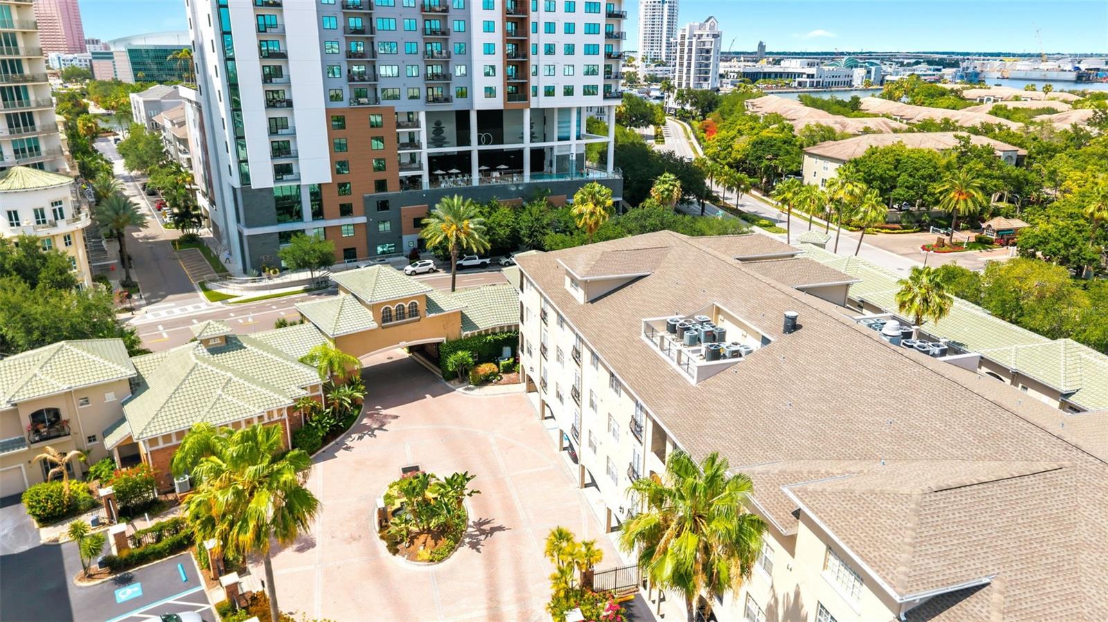 HARBOUR PLACE CITY HOMES A CON - Residential