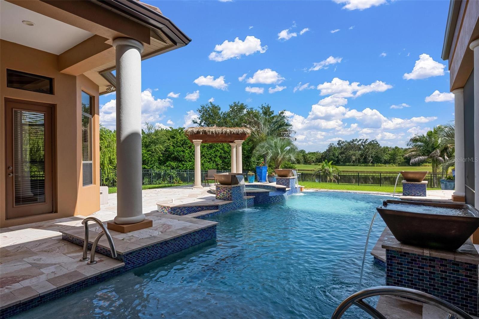 WINDING RIVER - Residential