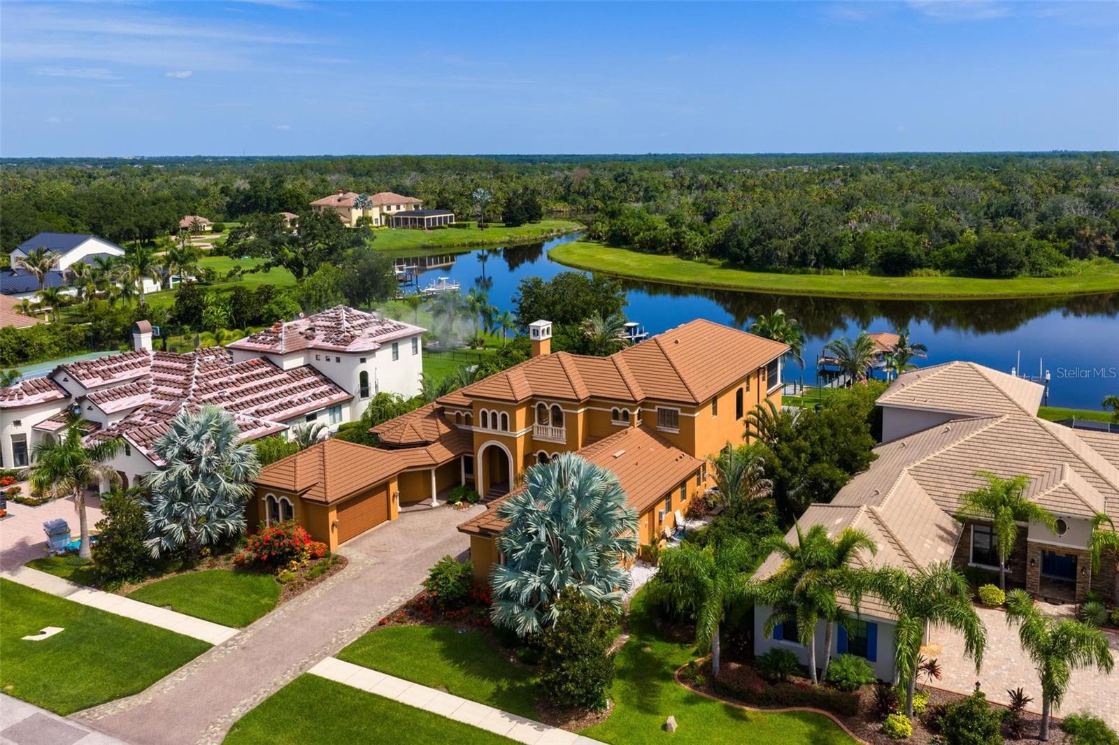 WINDING RIVER - Residential