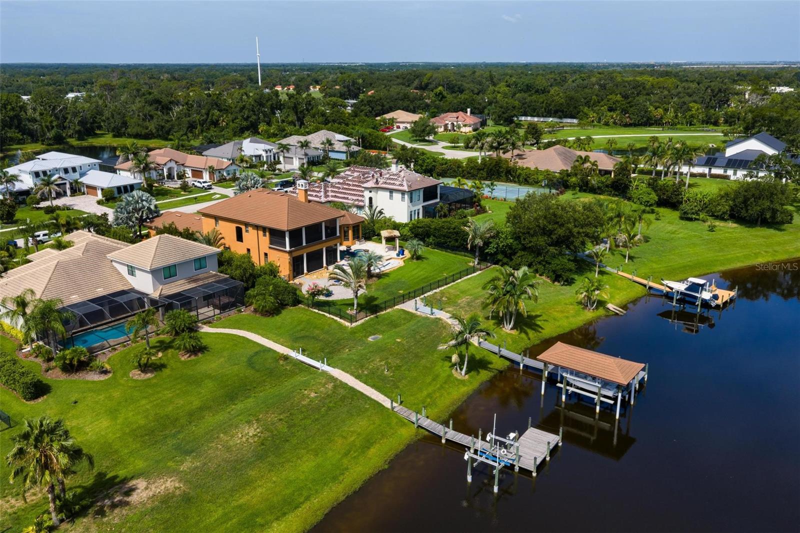 WINDING RIVER - Residential