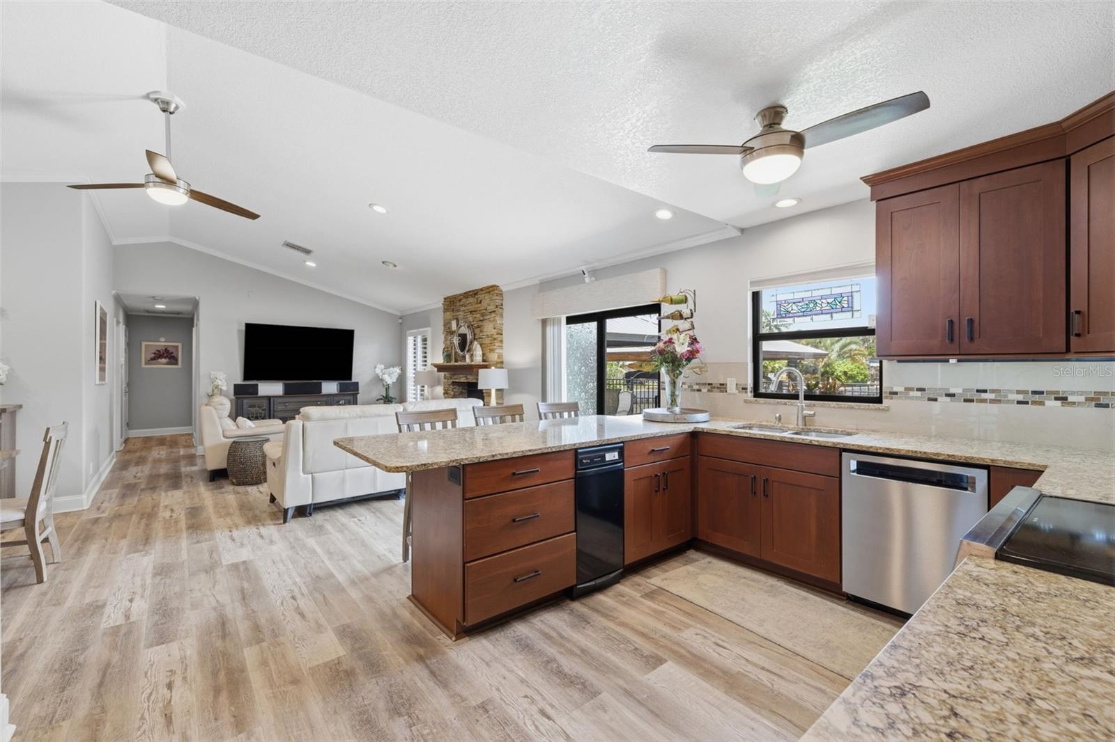 LAKE SHORE ESTATES 1ST ADD - Residential