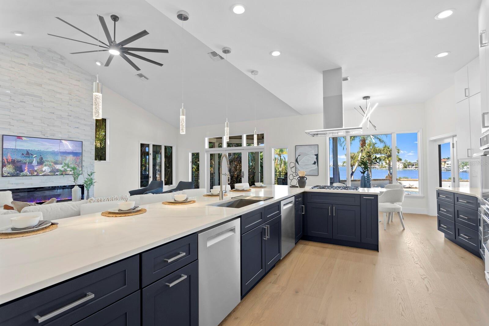 SUNSET VIEW BAY #A - Residential