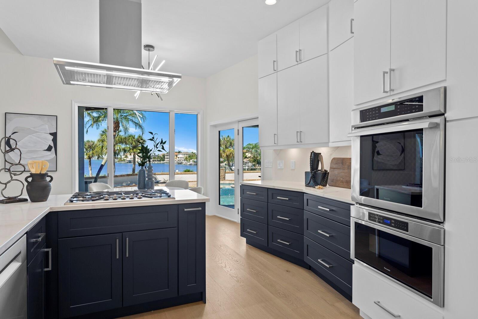 SUNSET VIEW BAY #A - Residential