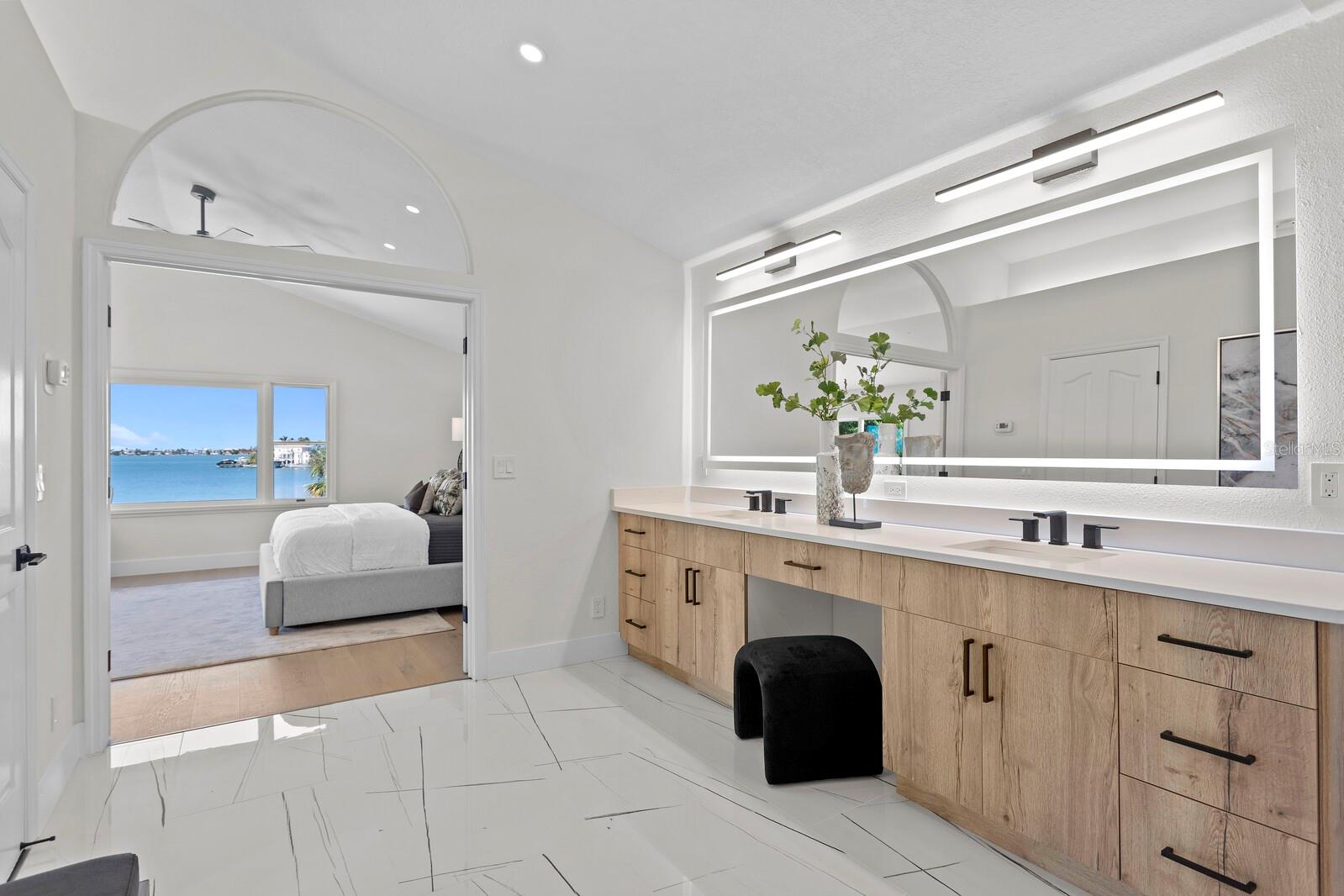 SUNSET VIEW BAY #A - Residential
