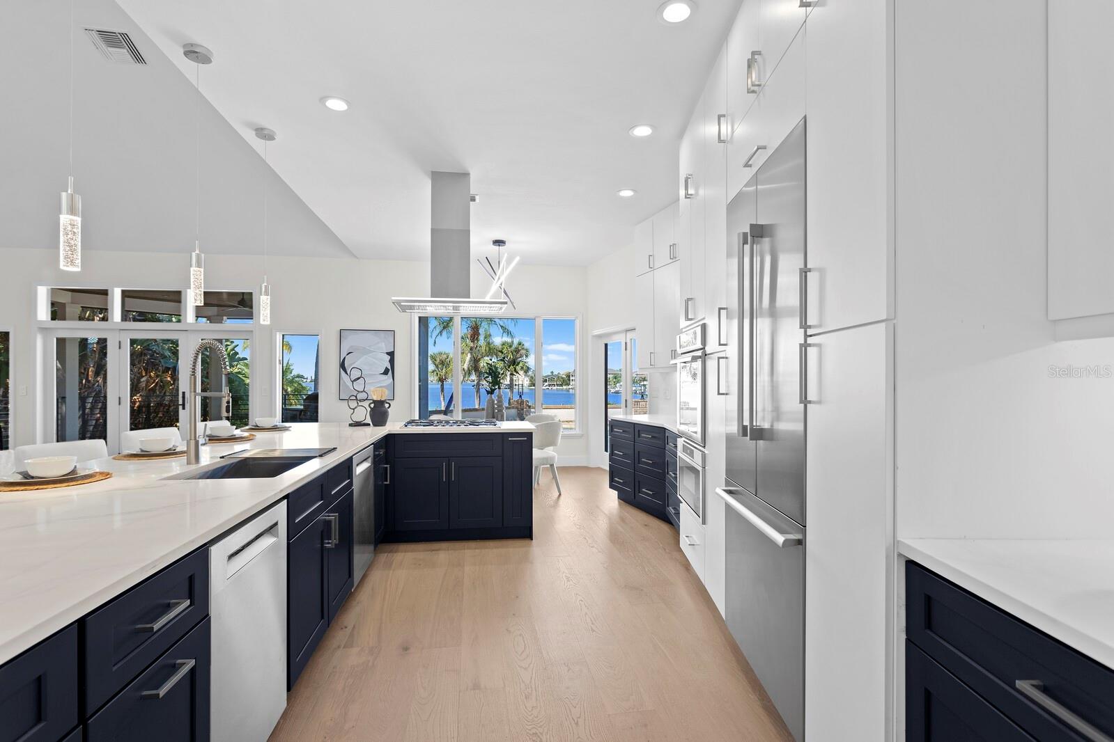 SUNSET VIEW BAY #A - Residential