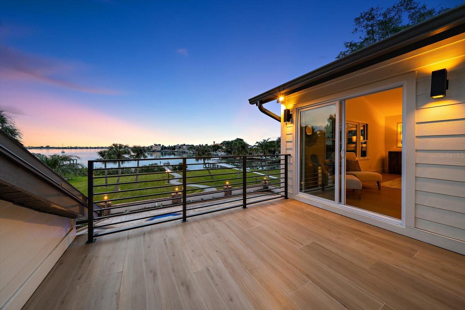 SUNSET VIEW BAY #A - Residential