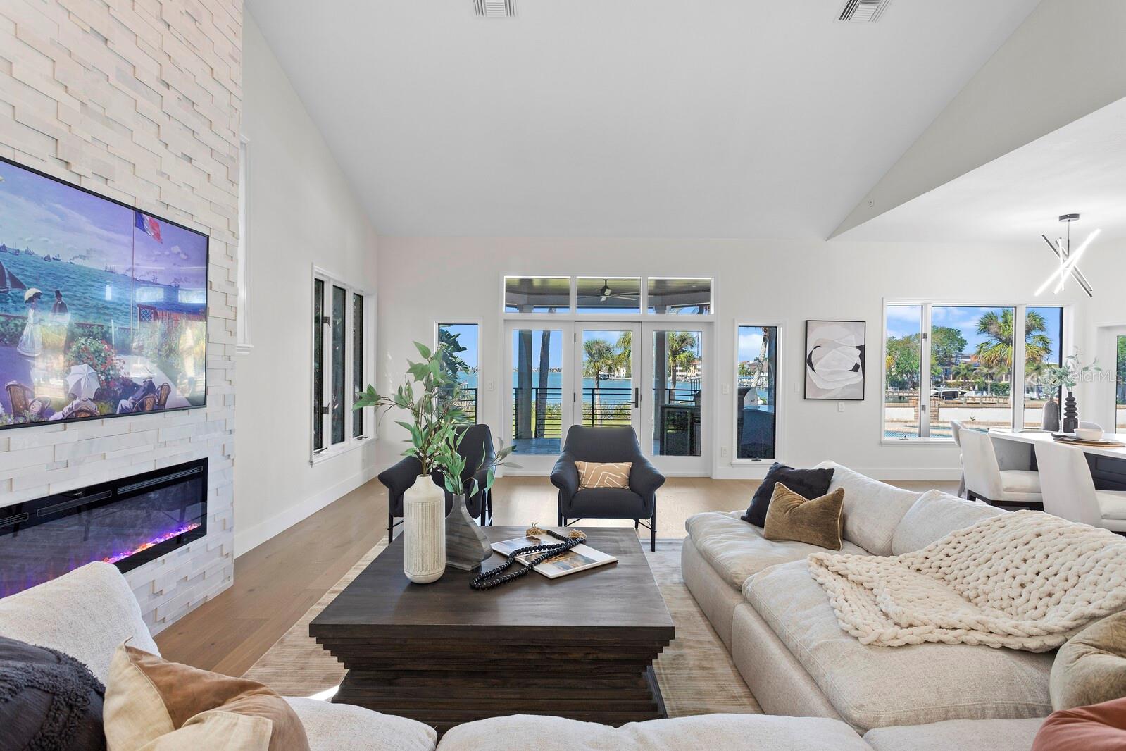 SUNSET VIEW BAY #A - Residential