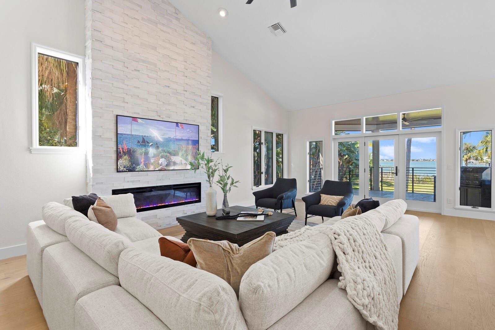 SUNSET VIEW BAY #A - Residential