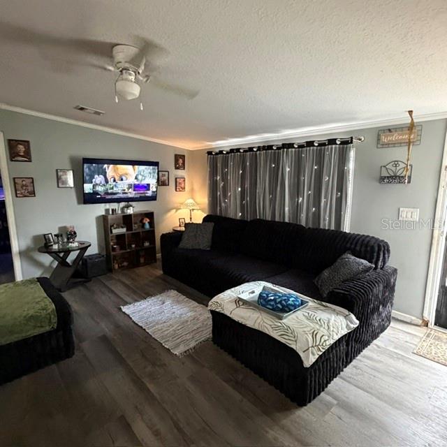 DERBY OAKS - Residential