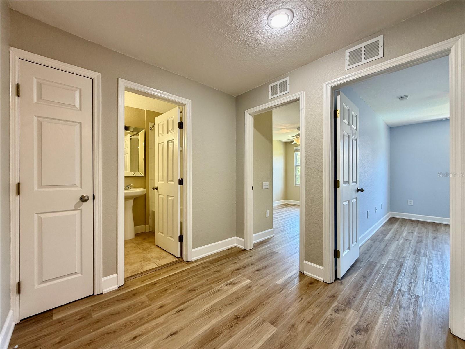 GANDY TWNHMS - Residential Lease