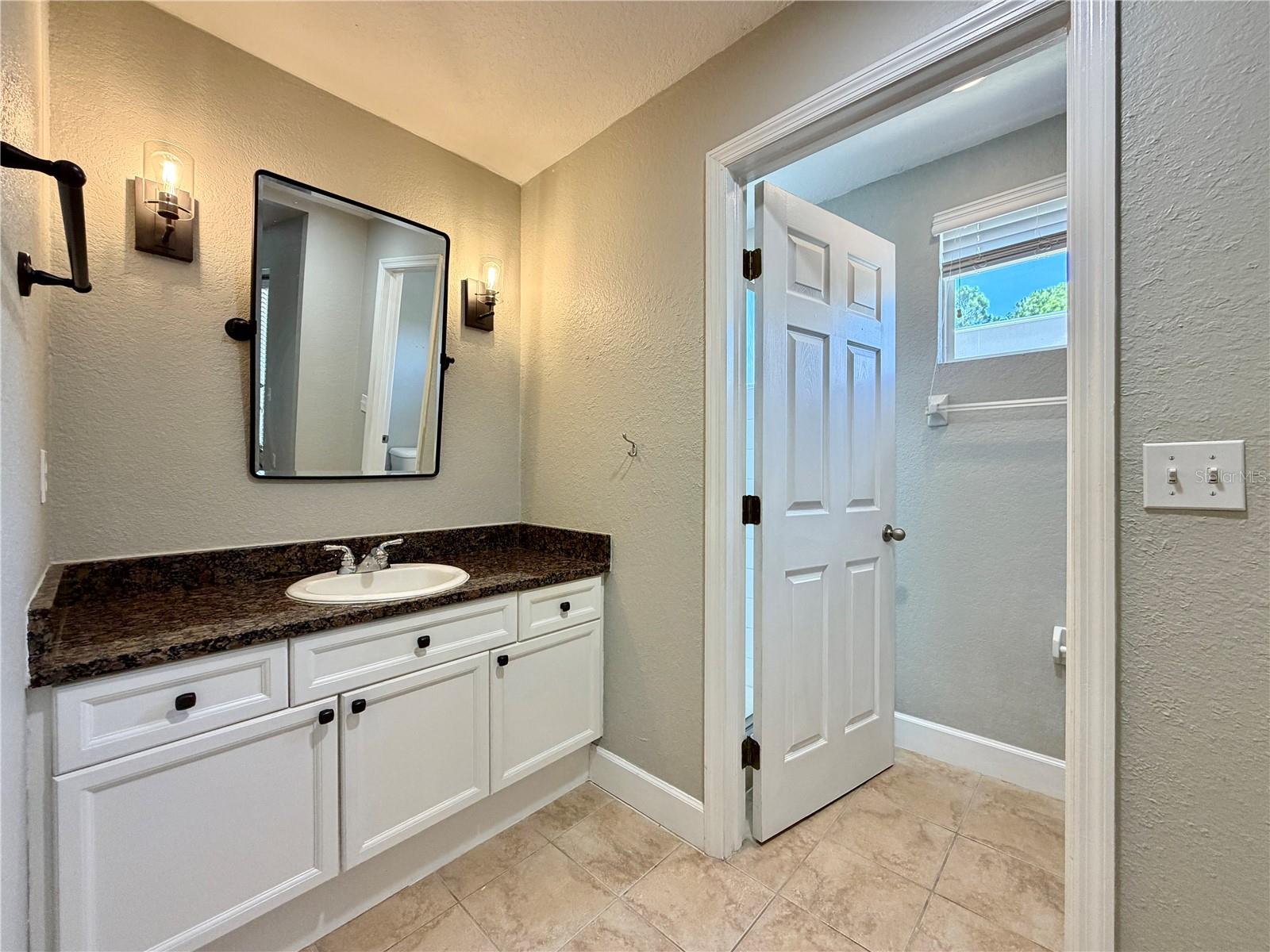 GANDY TWNHMS - Residential Lease