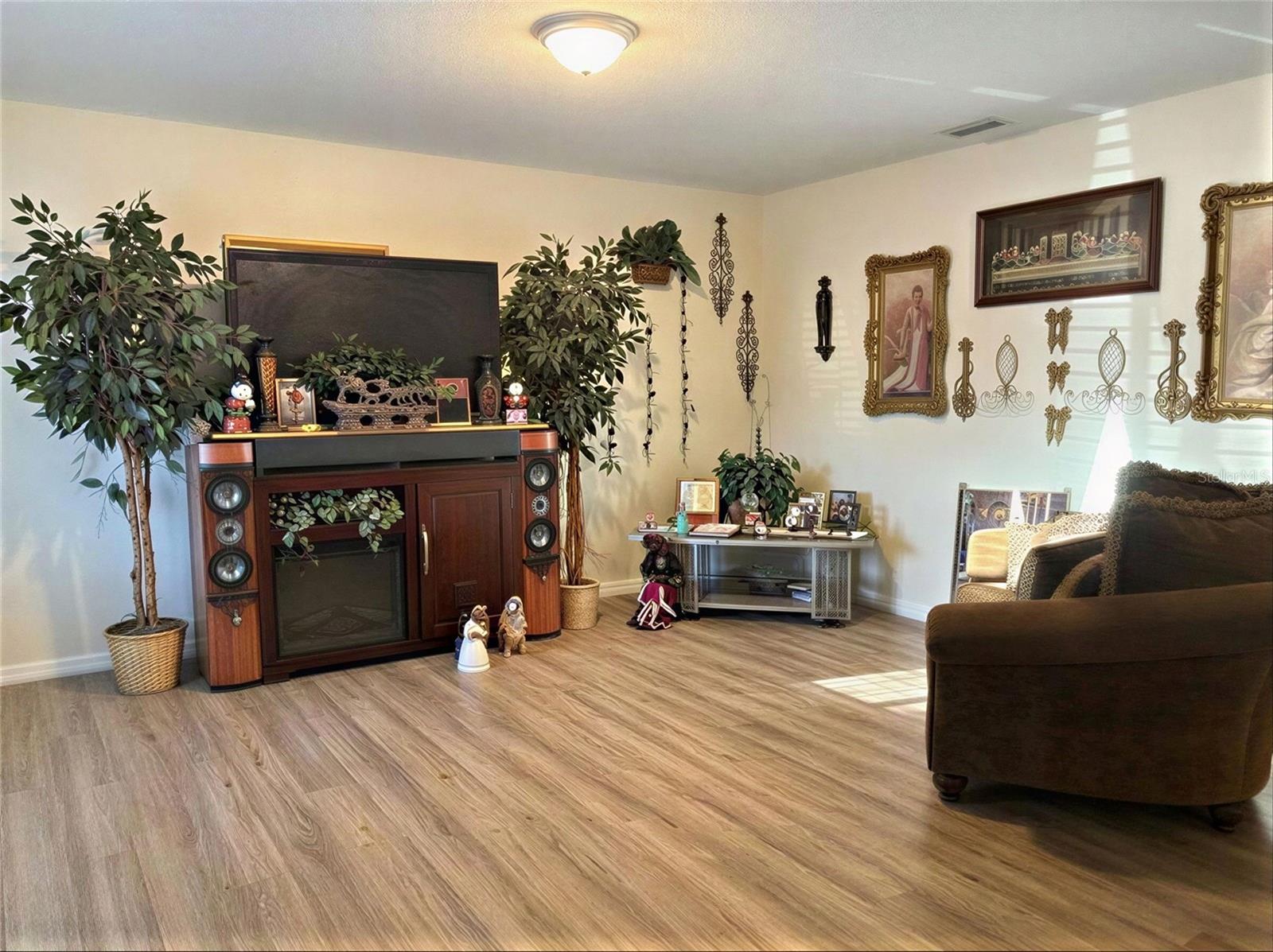 CORTEZ GARDENS FIRST SEC - Residential Income