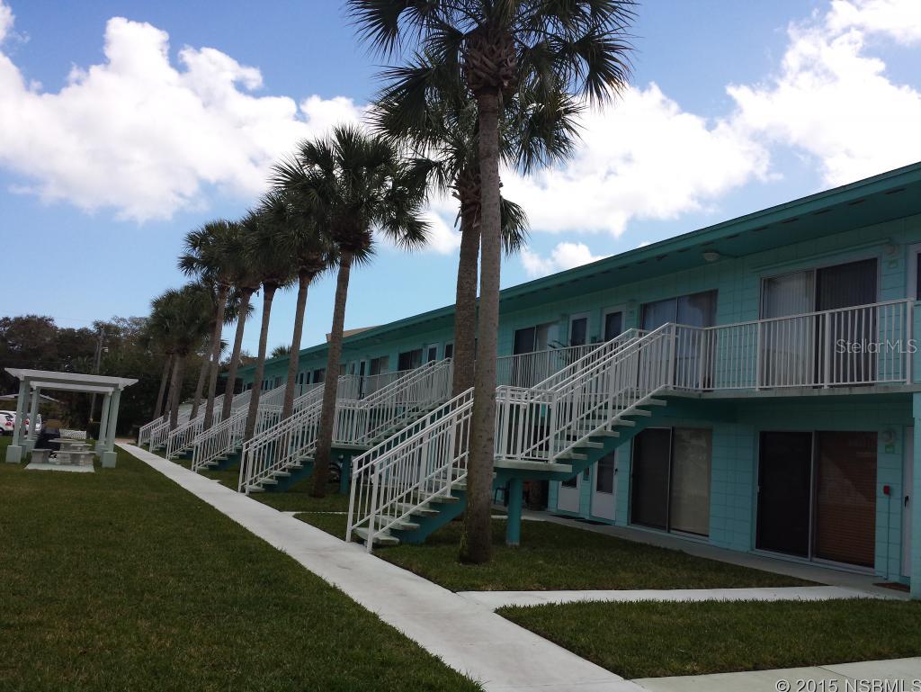 GREAT INVESTMENT OPPORTUNITY. QUIET COMPLEX WITHIN WALKING DISTANCE TO BEACH, SHOPPING AND RESTAURANTS. ;LocationDescription: Condo ;Water: City