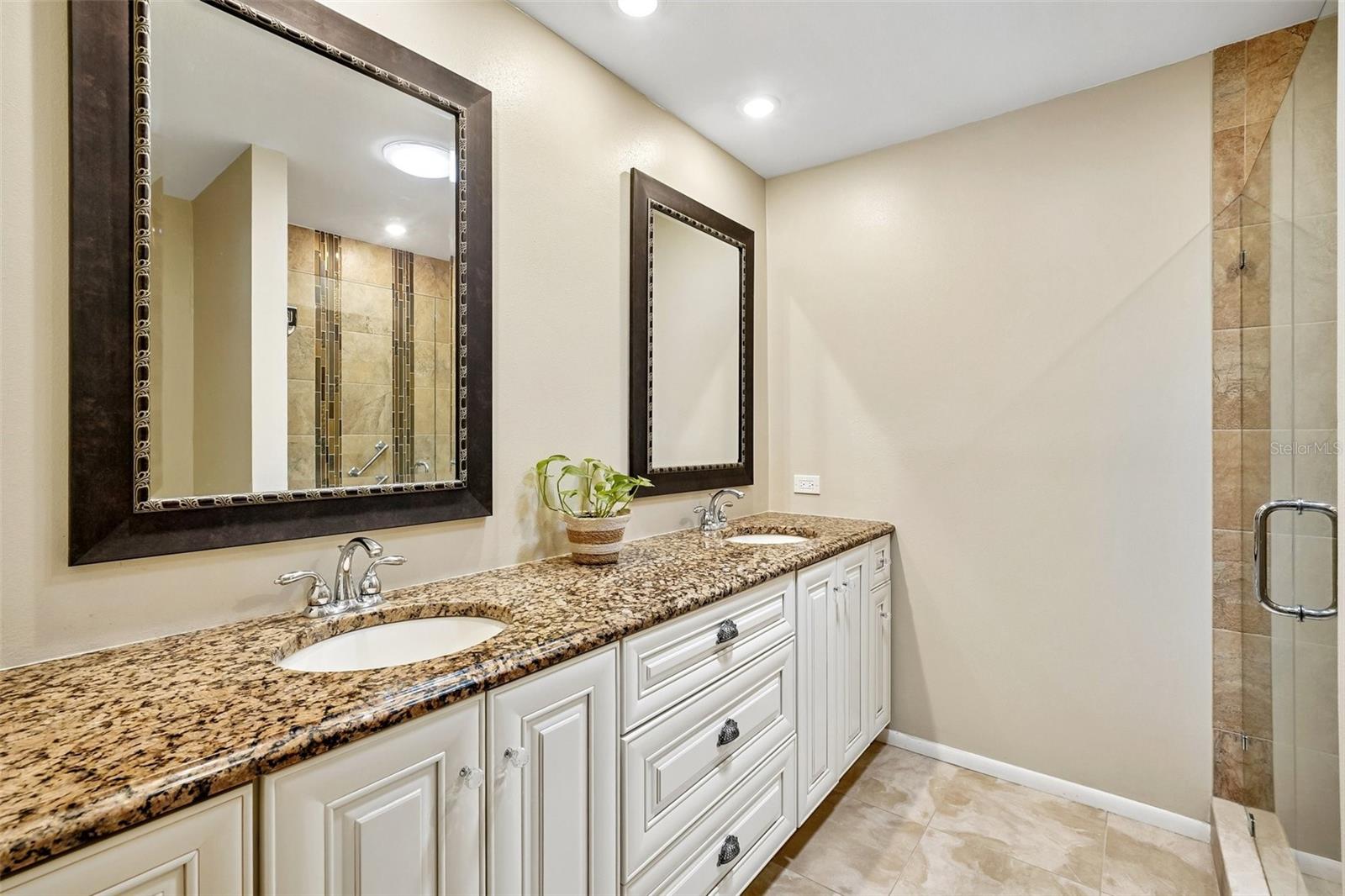 HIGHLAND LAKES MODEL CONDO - Residential