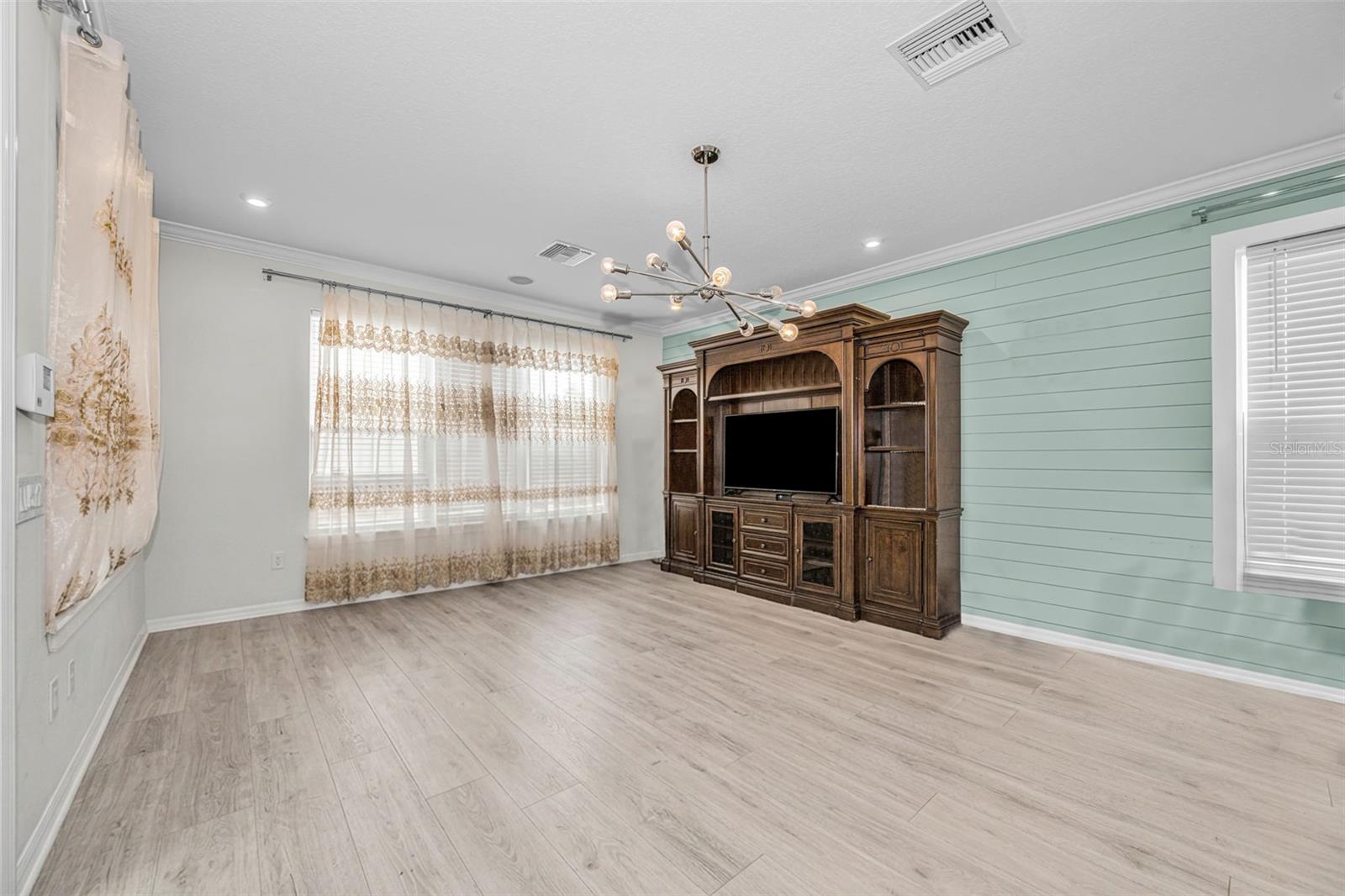 STARKEY RANCH PH 1 PCLS 8 & 9 - Residential Lease