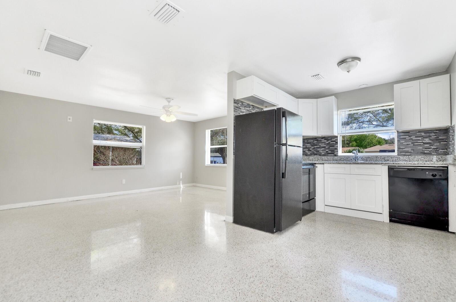 LAKEVIEW HEIGHTS - Residential Income